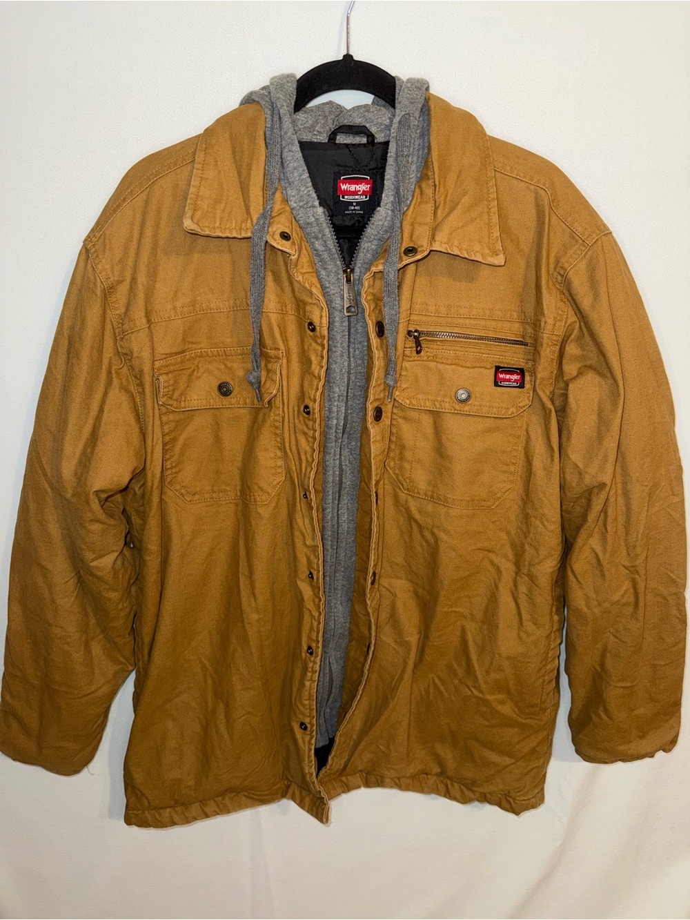 Wrangler Men’s Hooded Work Zip Up Snap Button Jacket in Caramel Brown Sz Medium